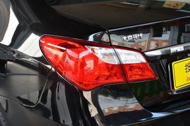2011款现代悦动1.6L自动豪华型