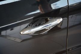 2011款现代悦动1.6L自动豪华型