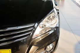 2011款现代悦动1.6L自动豪华型