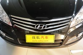 2011款现代悦动1.6L自动豪华型