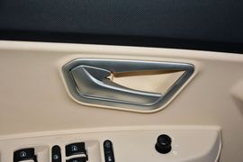 2013款风云2两厢1.5L手动锐意版