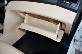 2013款风云2两厢1.5L手动锐意版