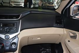 2013款风云2两厢1.5L手动锐意版