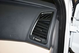 2013款风云2两厢1.5L手动锐意版