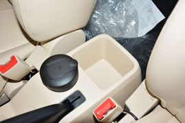 2013款风云2两厢1.5L手动锐意版