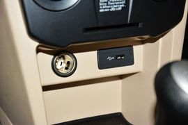 2013款风云2两厢1.5L手动锐意版