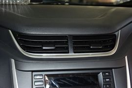 2013款风云2两厢1.5L手动锐意版