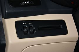 2013款风云2两厢1.5L手动锐意版