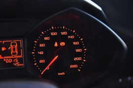 2013款风云2两厢1.5L手动锐意版