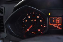 2013款风云2两厢1.5L手动锐意版