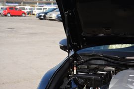 2015款丰田皇冠2.5L时尚版