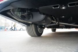 2015款丰田皇冠2.5L时尚版