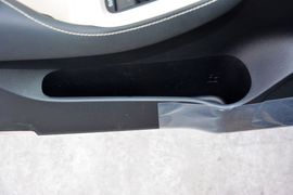 2015款丰田皇冠2.5L时尚版