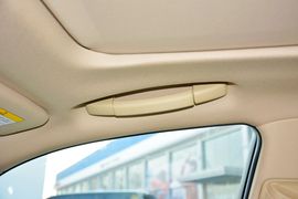 2015款丰田皇冠2.5L时尚版