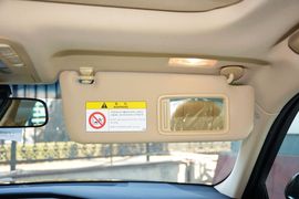 2015款丰田皇冠2.5L时尚版