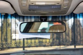 2015款丰田皇冠2.5L时尚版