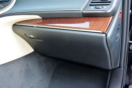 2015款丰田皇冠2.5L时尚版