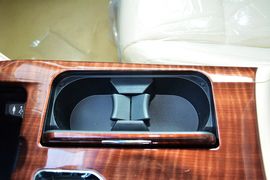 2015款丰田皇冠2.5L时尚版