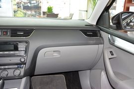 2015款斯柯达明锐1.6L自动逸杰版