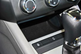 2015款斯柯达明锐1.6L自动逸杰版