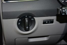 2015款斯柯达明锐1.6L自动逸杰版