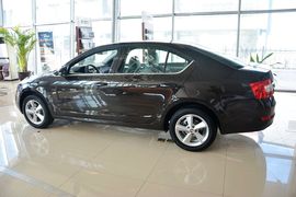 2015款斯柯达明锐1.6L自动逸杰版