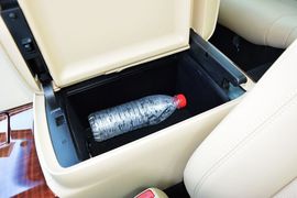 2015款丰田皇冠2.5L尊享版到店实拍