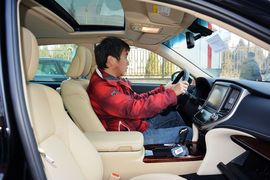 2015款丰田皇冠2.5L尊享版到店实拍