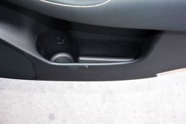 2015款丰田皇冠2.5L尊享版