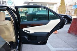 2015款丰田皇冠2.5L尊享版