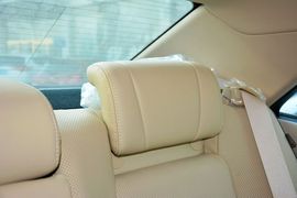 2015款丰田皇冠2.5L尊享版