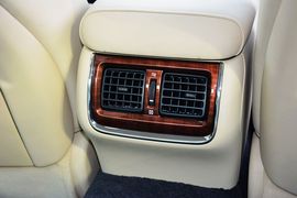 2015款丰田皇冠2.5L尊享版