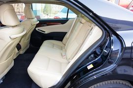 2015款丰田皇冠2.5L尊享版