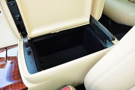 2015款丰田皇冠2.5L尊享版