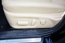 2015款丰田皇冠2.5L尊享版