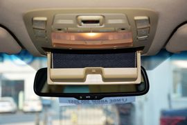 2015款丰田皇冠2.5L尊享版