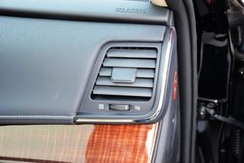 2015款丰田皇冠2.5L尊享版