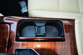 2015款丰田皇冠2.5L尊享版