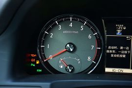 2015款丰田皇冠2.5L尊享版