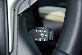 2015款丰田皇冠2.5L尊享版