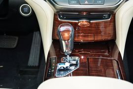 2015款丰田皇冠2.5L尊享版