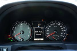 2015款丰田皇冠2.5L尊享版
