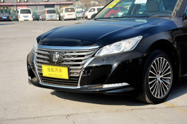 2015款丰田皇冠2.5L尊享版