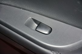 2014款日产骐达1.6L