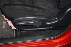 2014款日产骐达1.6L