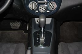 2014款日产骐达1.6L