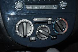 2014款日产骐达1.6L