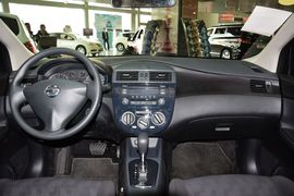 2014款日产骐达1.6L