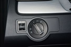 2015款大众迈腾1.8TSI领先型