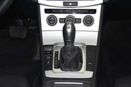 2015款大众迈腾1.8TSI领先型